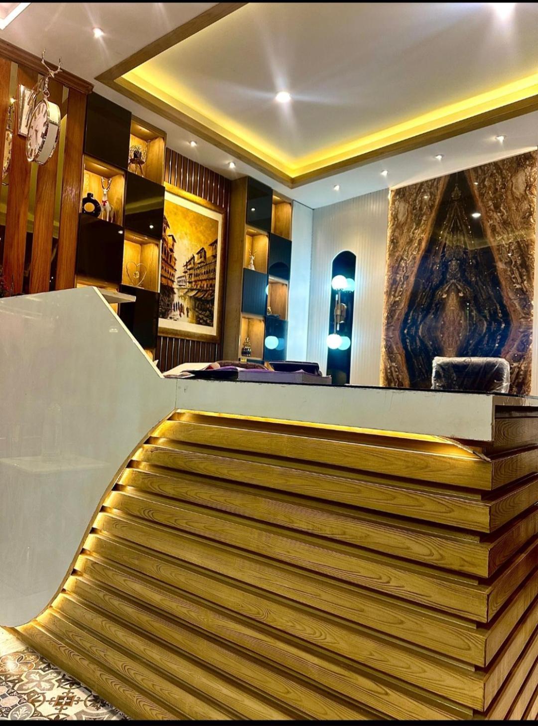 Gold Palace Hotel & Food Lounge Karandukai Luaran gambar