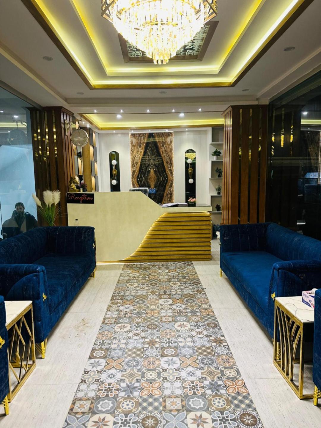 Gold Palace Hotel & Food Lounge Karandukai Luaran gambar
