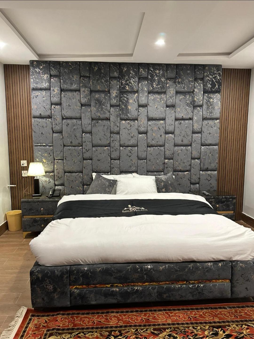 Gold Palace Hotel & Food Lounge Karandukai Luaran gambar
